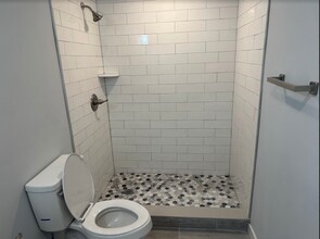 7028 Ridge Ave in Philadelphia, PA - Building Photo - Building Photo