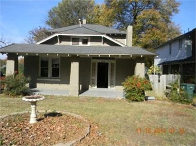 3576 Spottswood Ave in Memphis, TN - Building Photo - Building Photo