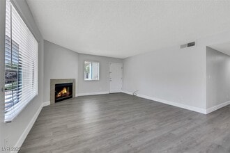1575 W Warm Springs Rd in Henderson, NV - Building Photo - Building Photo
