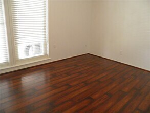 8827 Neff St in Houston, TX - Building Photo - Building Photo