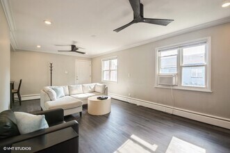 2621 W Gregory St in Chicago, IL - Building Photo - Building Photo