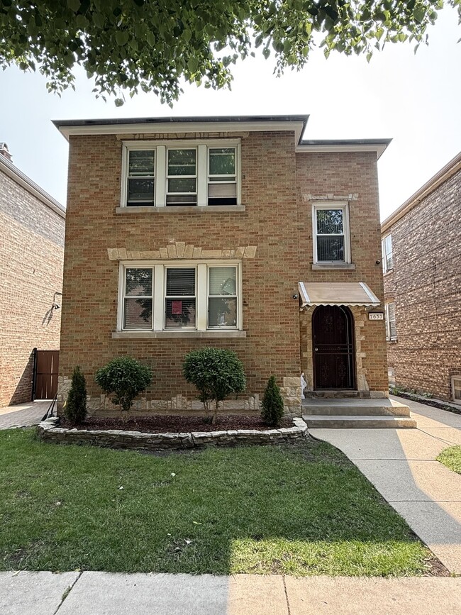 property at 1633 Elmwood Ave
