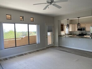 8880 E Paraiso Dr, Unit 221 in Scottsdale, AZ - Foto de edificio - Building Photo