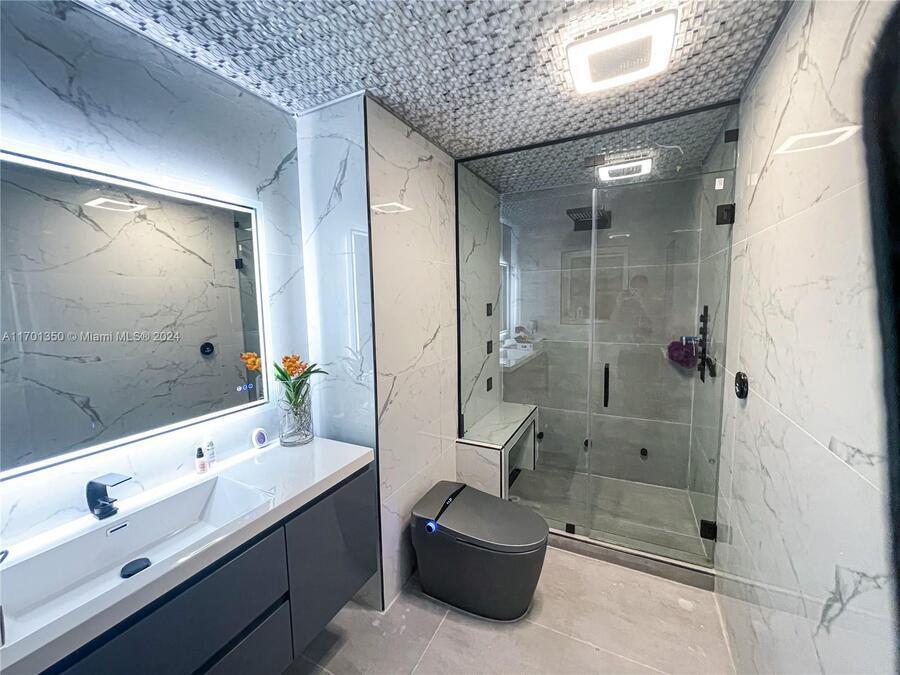 2260 NE 62nd St in Fort Lauderdale, FL - Building Photo