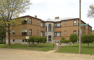 4931 Jamieson Ave Apartments