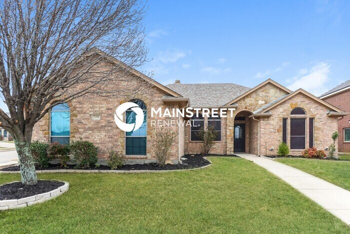 120 Rockhaven Dr in Alvarado, TX - Building Photo