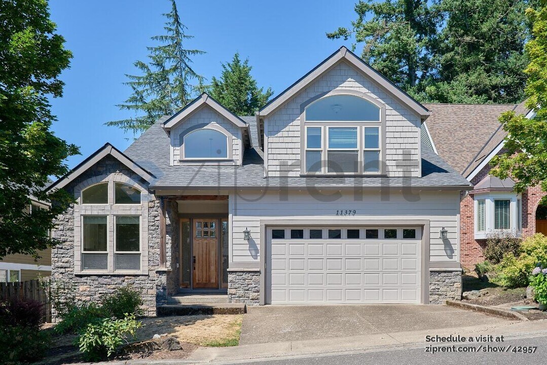 11379 NW Valros Ln in Portland, OR - Building Photo