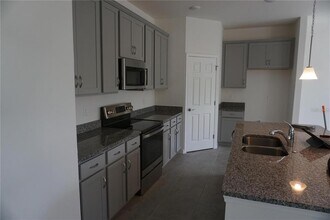 1538 Blue Lagoon Cir in Mascotte, FL - Building Photo - Building Photo