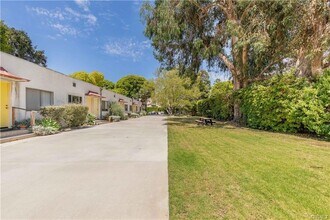 2437 S. Centinela Ave in Santa Monica, CA - Foto de edificio - Building Photo