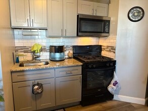 33 Emerson Ave in Jersey City, NJ - Building Photo - Building Photo