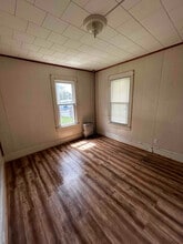 92 Farview St in Carbondale, PA - Building Photo - Building Photo