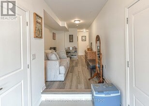 33 Wyn Wood Ln in Orillia, ON - Building Photo - Building Photo