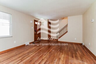 65 W Bellecrest Ave in Pittsburgh, PA - Building Photo - Building Photo