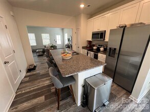 19505 Meridian St in Cornelius, NC - Building Photo - Building Photo