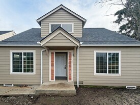 960 Clark St in Eugene, OR - Building Photo