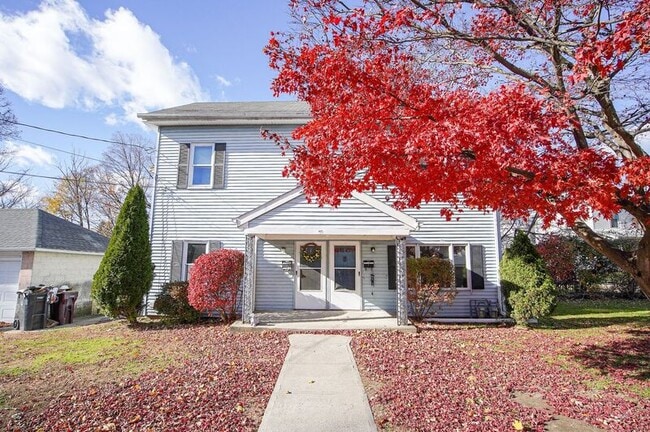 42R Jefferson St in Westfield, MA - Building Photo - Building Photo