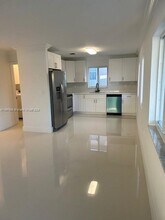 1745 SW 21st St, Unit 1 in Miami, FL - Building Photo - Building Photo