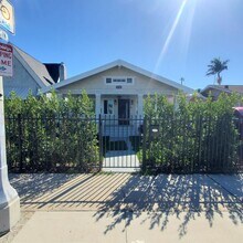 1742 Exposition Blvd in Los Angeles, CA - Foto de edificio - Building Photo