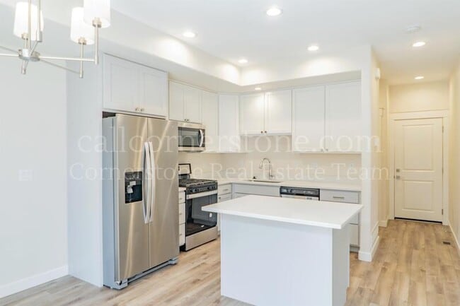 property at 3743 Venice Grv