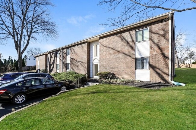 property at 25 Kings Ct