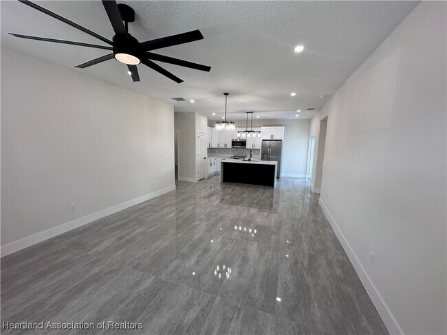 703 Aston Martin Dr in Sebring, FL - Building Photo - Building Photo