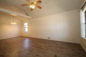 5006 John David Dr in Killeen, TX - Building Photo - Building Photo