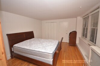 39 Chestnut St, Unit A in Boston, MA - Foto de edificio - Building Photo