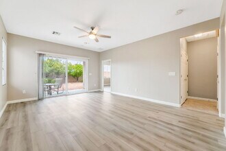 2522 Evening Twilight Ave in Henderson, NV - Building Photo - Building Photo