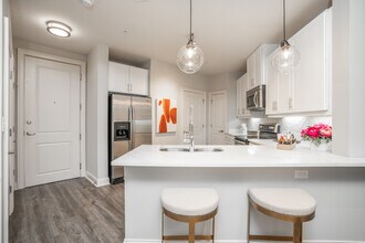 92 West Paces in Atlanta, GA - Building Photo - Interior Photo