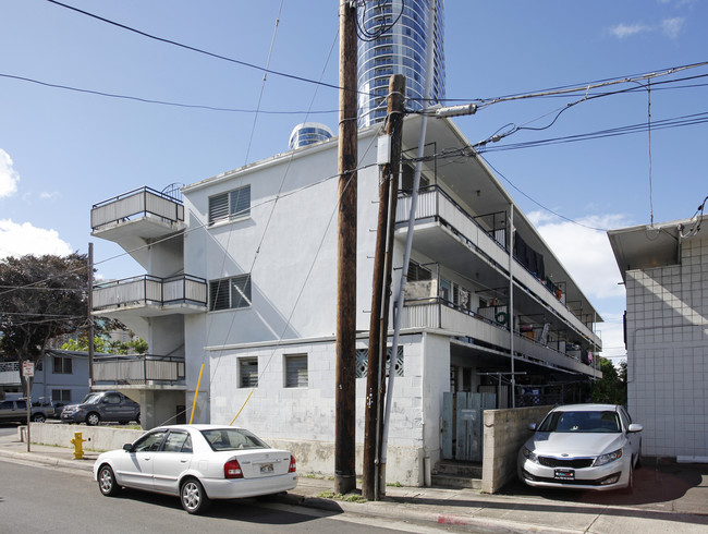 Paradise Pi'ikoi Apartments in Honolulu, HI - Building Photo - Building Photo