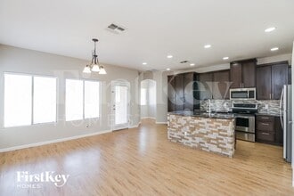 2762 E Morenci Rd in San Tan Valley, AZ - Foto de edificio - Building Photo