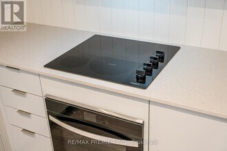 498 Caldari Rd in Vaughan, ON - Building Photo - Building Photo