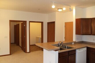 101 Elliott Ln in Oregon, WI - Building Photo - Building Photo