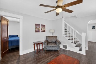 430 N Linden St in Marshall, MI - Building Photo - Building Photo