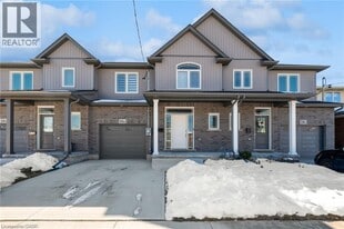 16 Prospect Ave in St Catharines, ON - Building Photo