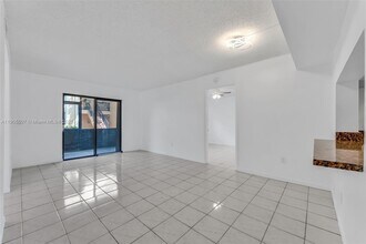 9730 Hammocks Blvd in Miami, FL - Building Photo - Building Photo