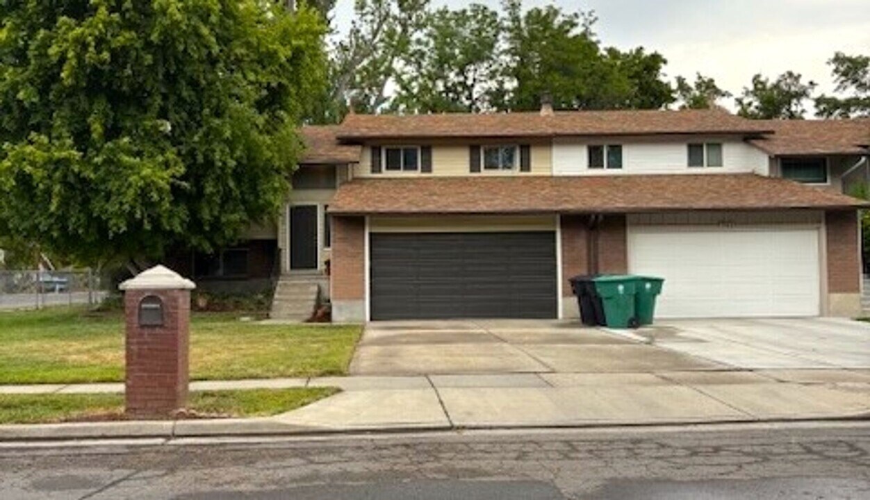 739 Whispering Pine Dr in Murray, UT - Building Photo