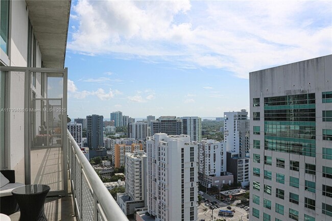 690 SW 1st Ct, Unit PHI20 in Miami, FL - Foto de edificio - Building Photo