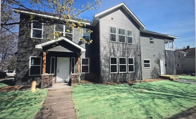 329 30th Ave N, Unit 1