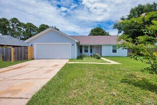 3868 Mariners Dr in Gulf Breeze, FL - Building Photo