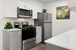 Palm Crest at Station 40 in Phoenix, AZ - Building Photo