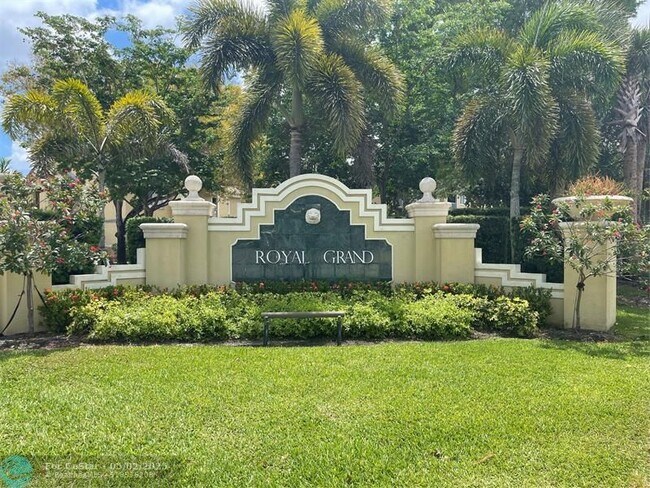 2640 S University Dr in Davie, FL - Building Photo - Building Photo