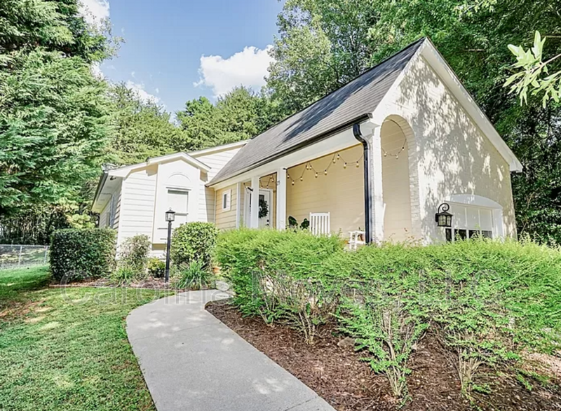 25 Venning Ct in Greenville, SC - Building Photo