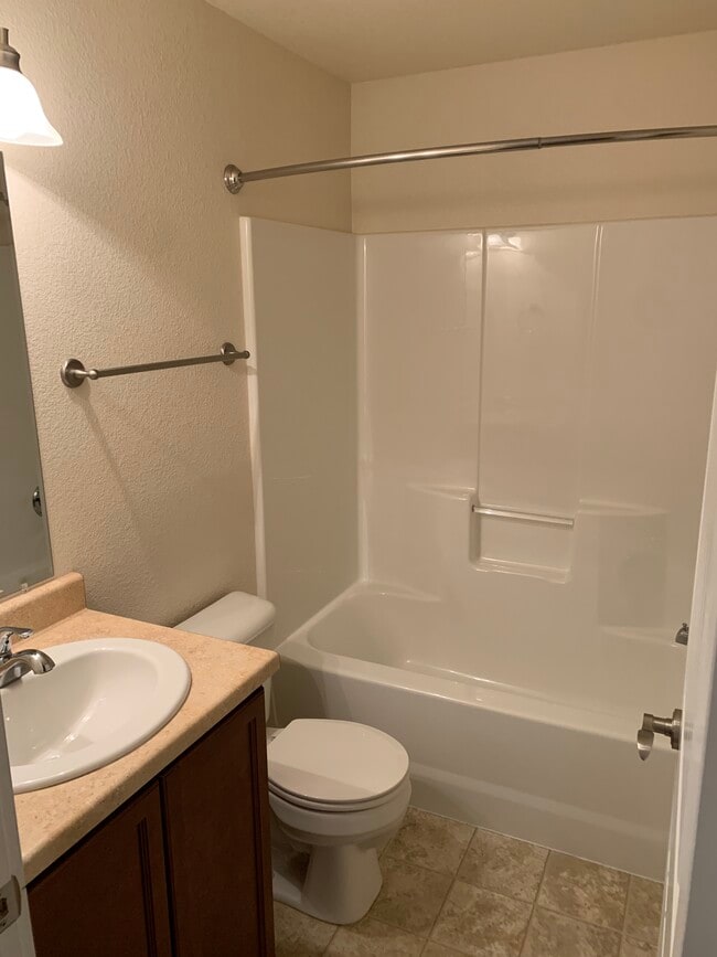 115 Montalto Dr, Unit D in Cheyenne, WY - Foto de edificio - Building Photo