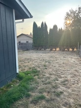 1817 Wilding Pl in Stayton, OR - Foto de edificio - Building Photo