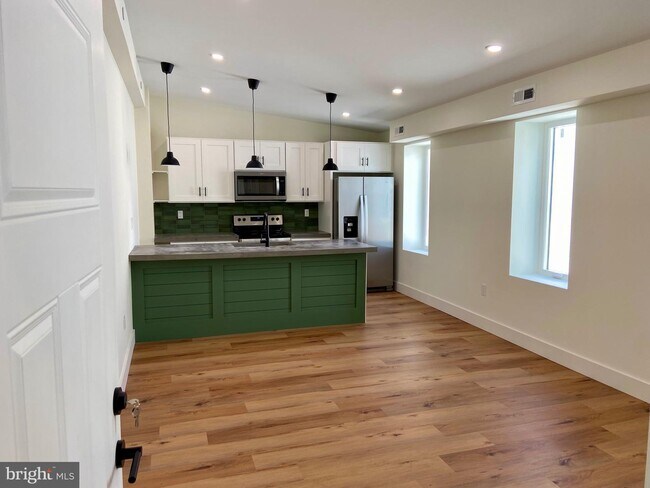 3948 Lancaster Ave photo'