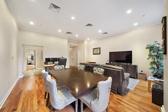 914 Main St in Houston, TX - Building Photo - Building Photo