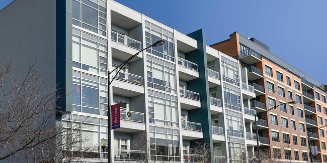 Luxe on Madison in Chicago, IL - Foto de edificio - Building Photo