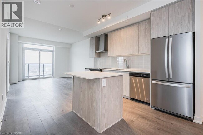 55 Duke St W in Kitchener, ON - Building Photo - Building Photo