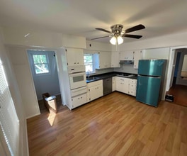 17 Cedar St in Bloomfield, NJ - Building Photo - Building Photo